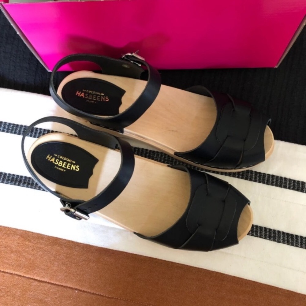 New! Swedish Hasbeens Black/Tan Wood Leather Clogs - Picture 2 of 5
